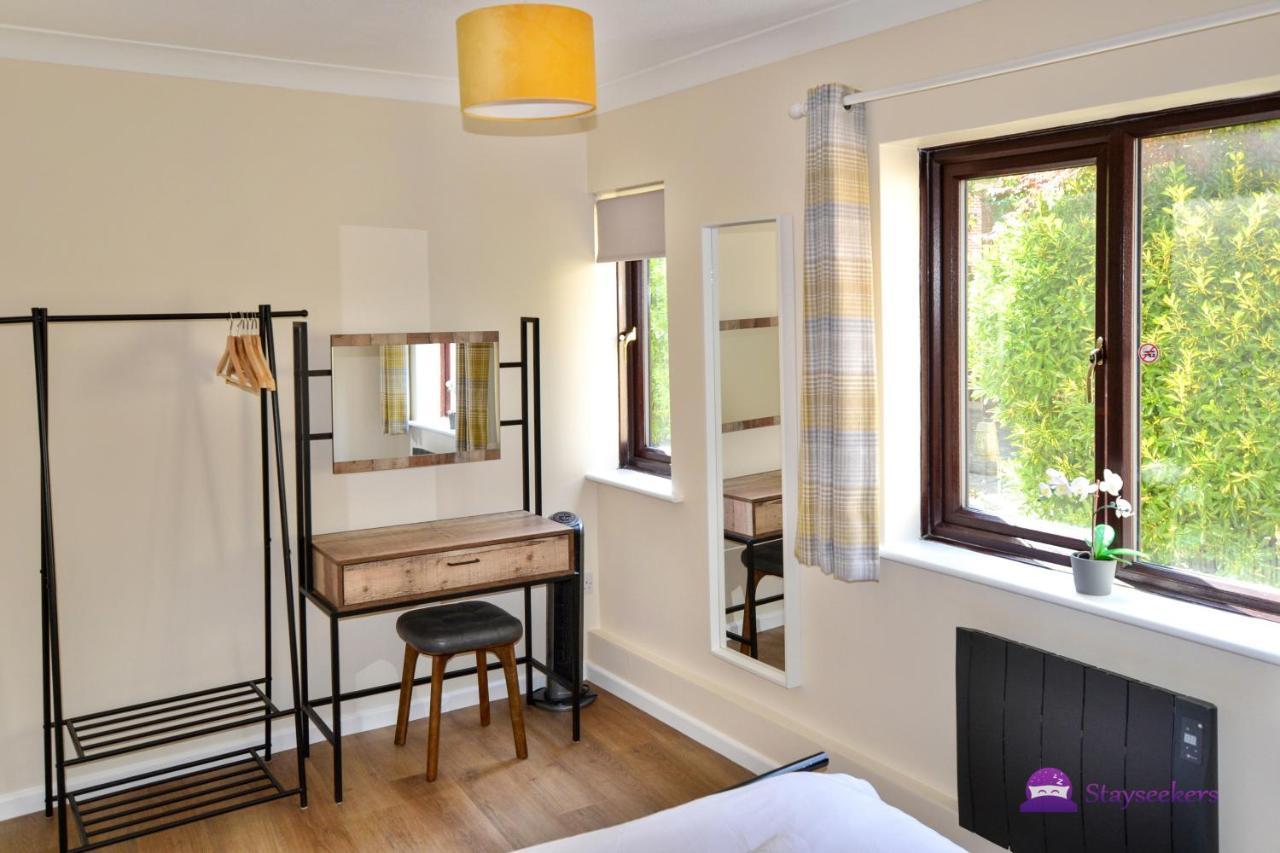 Station 1 Bed Apartment - Stayseekers Salisbury Esterno foto