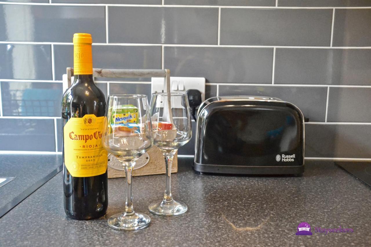 Station 1 Bed Apartment - Stayseekers Salisbury Esterno foto